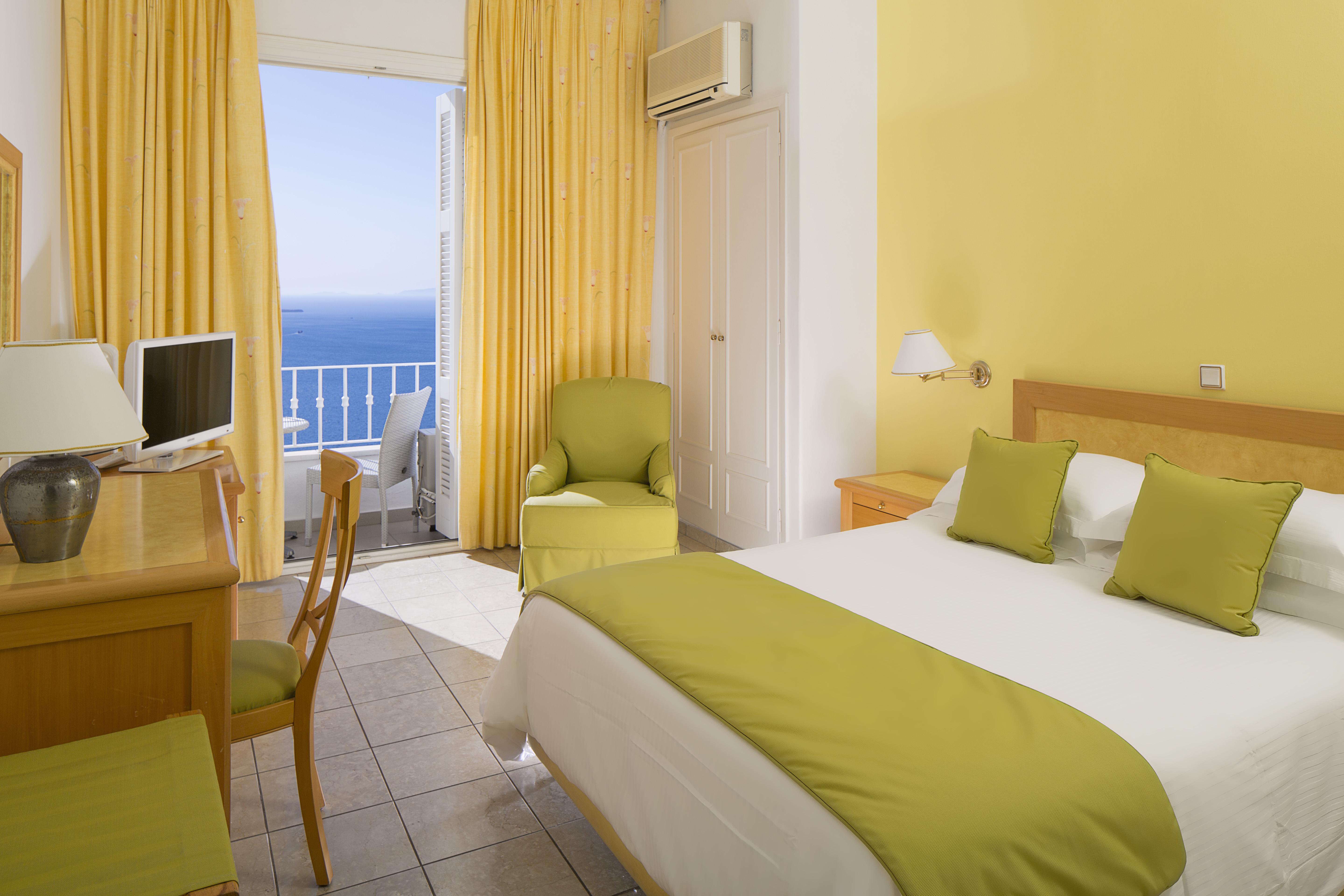 Atlantis Hotel 4*