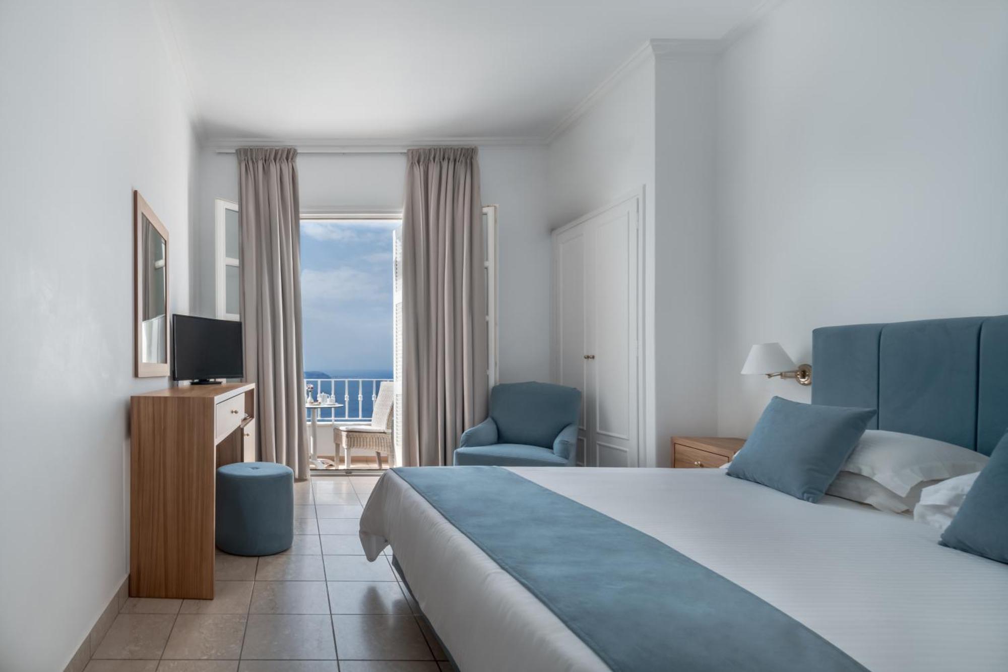 Atlantis Fira (Santorini)